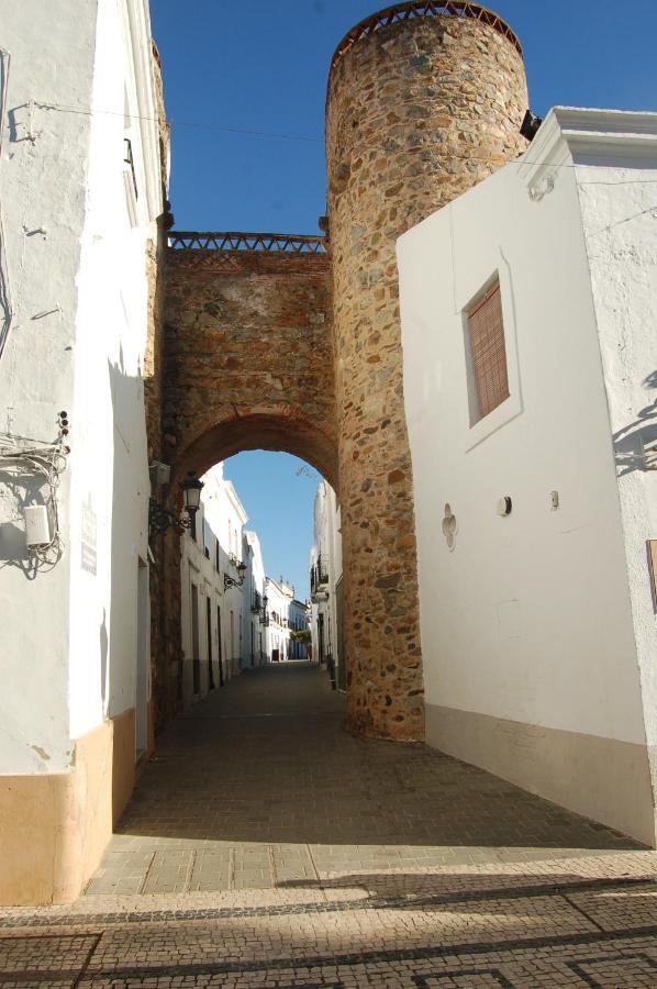 APARTAMENTO Turístico ENTRETORRES Olivenza Bagian luar foto