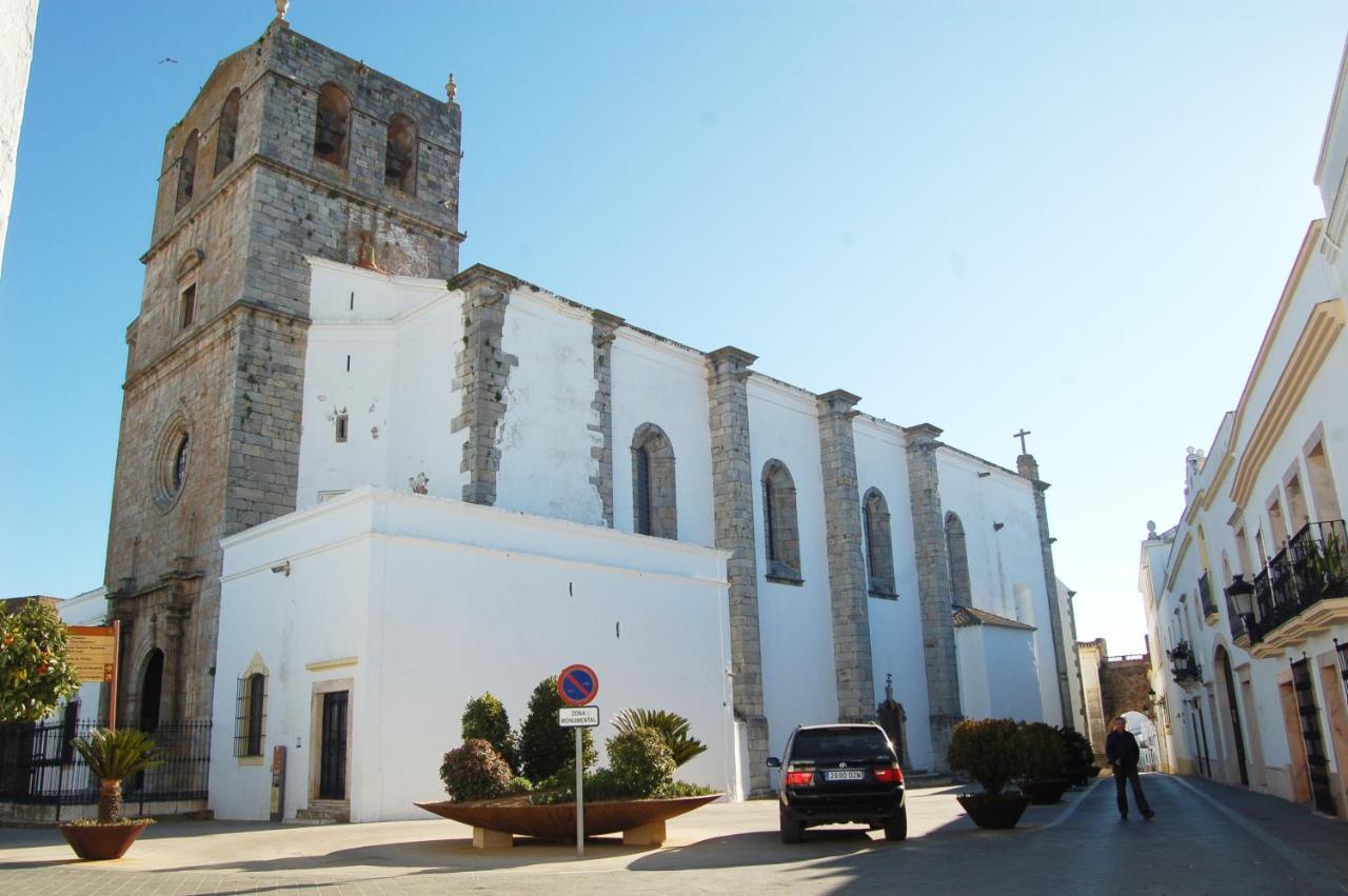 APARTAMENTO Turístico ENTRETORRES Olivenza Bagian luar foto